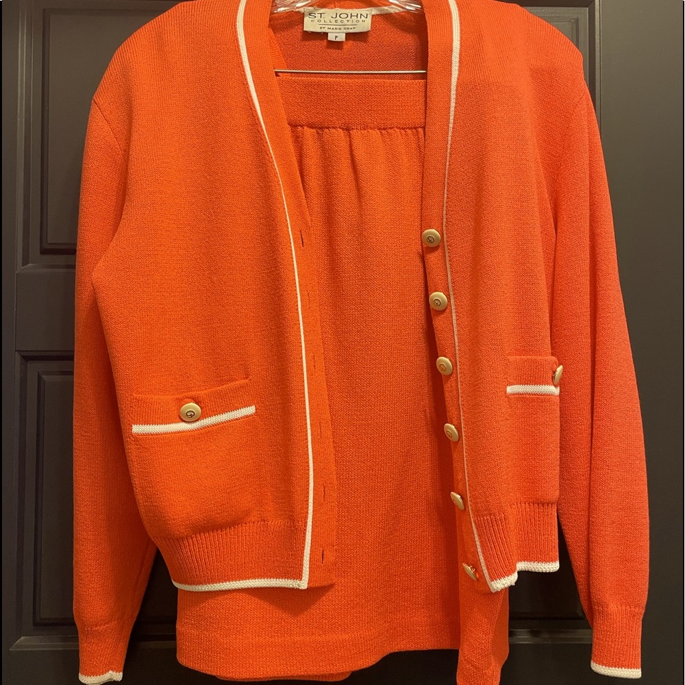 St. John knits three piece orange leisure suit size Petite